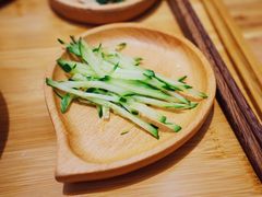 酸菜臊子面-一两饭川味素食餐厅