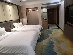 -华海酒店(茂名高铁站店)