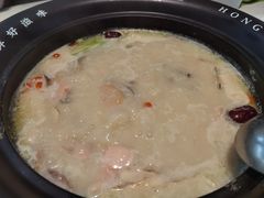 -洪氏嗨捞·广东猪肚鸡·椰子鸡火锅(西咸万象城店)