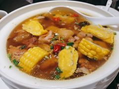 -江城小馆陕南妈妈菜·全球旅行餐厅(钟楼店)