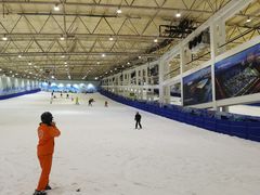 -乔波室内滑雪场