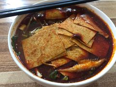 红油米线-老字号杨坡红油米线腊汁肉夹馍(东四道巷店)
