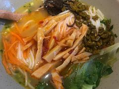 -百春原湖南牛肉粉(百联世纪店)