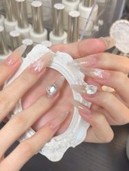 -芊屿芊浔美甲
