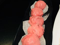 手打牛生丸-牛焱·贵州黄牛肉火锅(城西银泰店)
