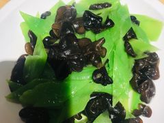 -兔行天下-鸿鹤鲜锅兔(中海国际店)