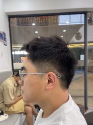-尤司男士国潮理发馆