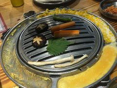 -青瓦炭韩潮烤肉(花园道店)