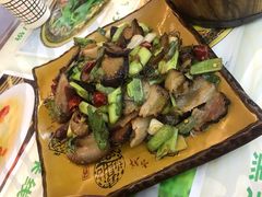 青城老腊肉-君华饭店·腊排铜火锅