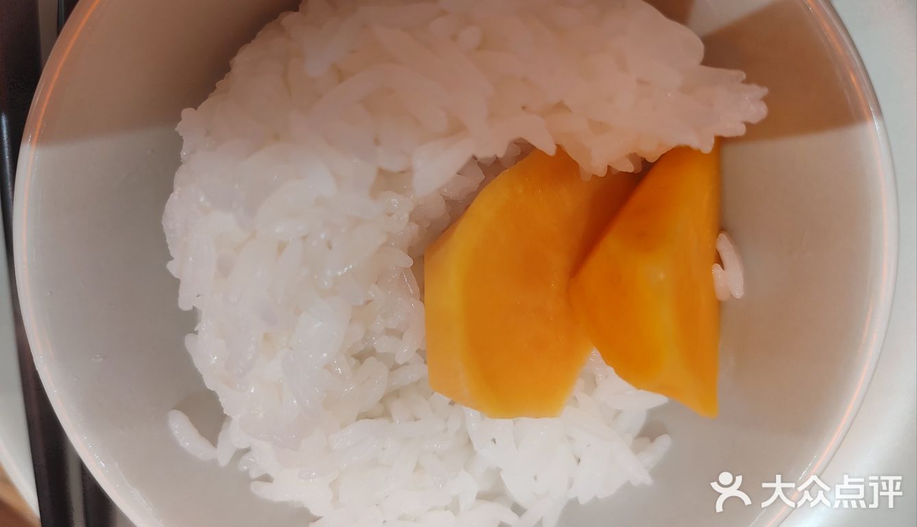 挺适合本人口味。一碗香很能体现湘菜特色