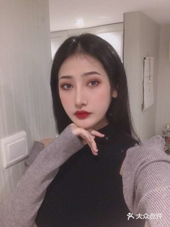 1、自体脂肪面部精雕就是从人体脂肪丰厚的部位吸出脂肪