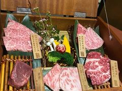 -山川小町·极番烧肉(新地假日广场店)