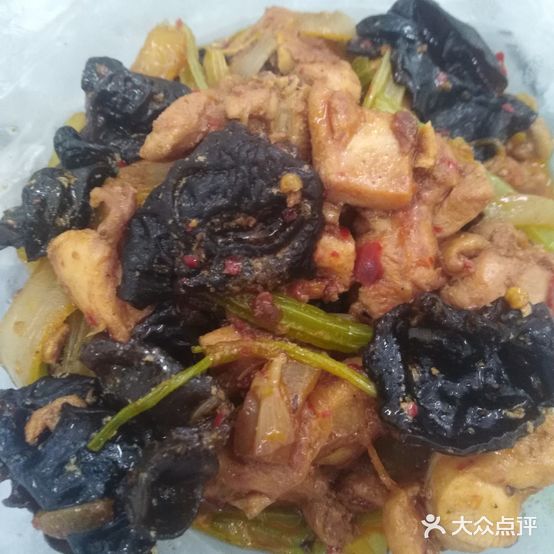 聚佰味干锅鸡公煲(万科东第店)