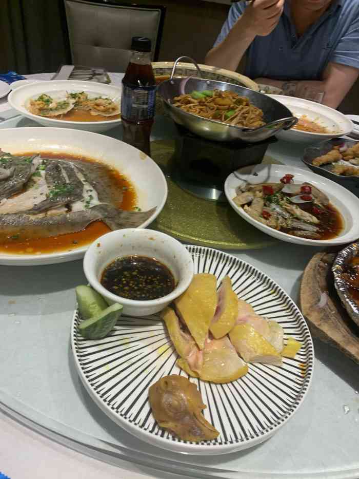 名厨小菜象山海鲜(公兴路店)-"环境还可以,味道一般,蛏子炒的太老了