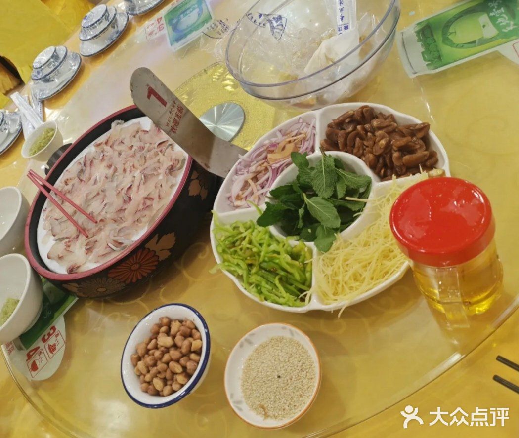 梅州宝藏鱼生馆,一口鲜掉眉毛!