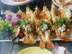-Chom Cafe and Restaurant