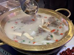 -霄汉牛三鲜湖北砂锅菜(万松园2店)