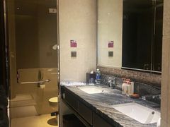 -天津京基皇冠假日酒店
