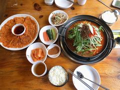 -喇喇排骨火锅·传统韩式脊骨汤(望京西园总店)