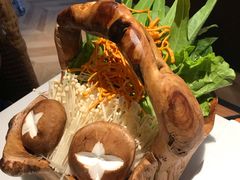 -东椰·海南椰子鸡火锅(朝阳门店)