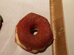 草莓甜甜圈-巴黎贝甜·生日蛋糕(杭州文二路店)
