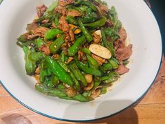 辣椒炒黑猪肉-渔乡米香·剁椒鱼头(四方坪店)