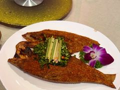 -香巴拉云南餐厅(华莱坞店)