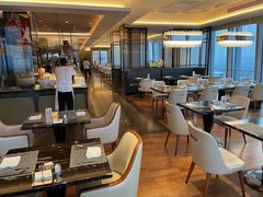 -云端西餐厅(南宁龙光那莲豪华精选酒店)