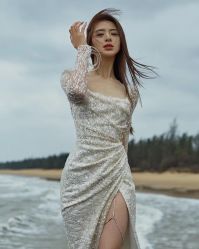 -Renee芮亦婚纱(原丽莎)