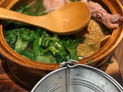 -刀小蛮半只鸡过桥米线(家乐福四元桥店)
