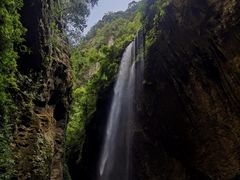 -龙水峡地缝景区