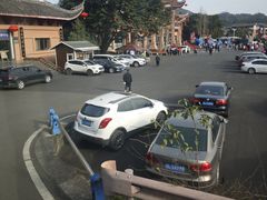 -峨眉山报国寺