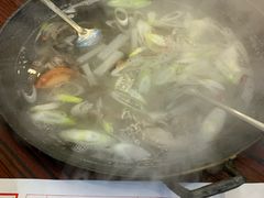 -老街烧烤大排档·地道湖北菜·龙虾馆(汉口火车站店)