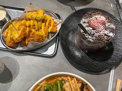 -W COLLECTIVE  DESSERT SHOP