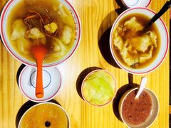 姬松茸鸡汤抄手-八二小区抄手(龙湖上城天街店)