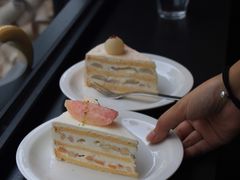 玫瑰荔枝奶油蛋糕-black rainbow coffee