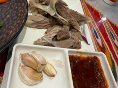 手抓羊排-清真·玛丽亚新疆菜主题餐厅(浙江中路店)