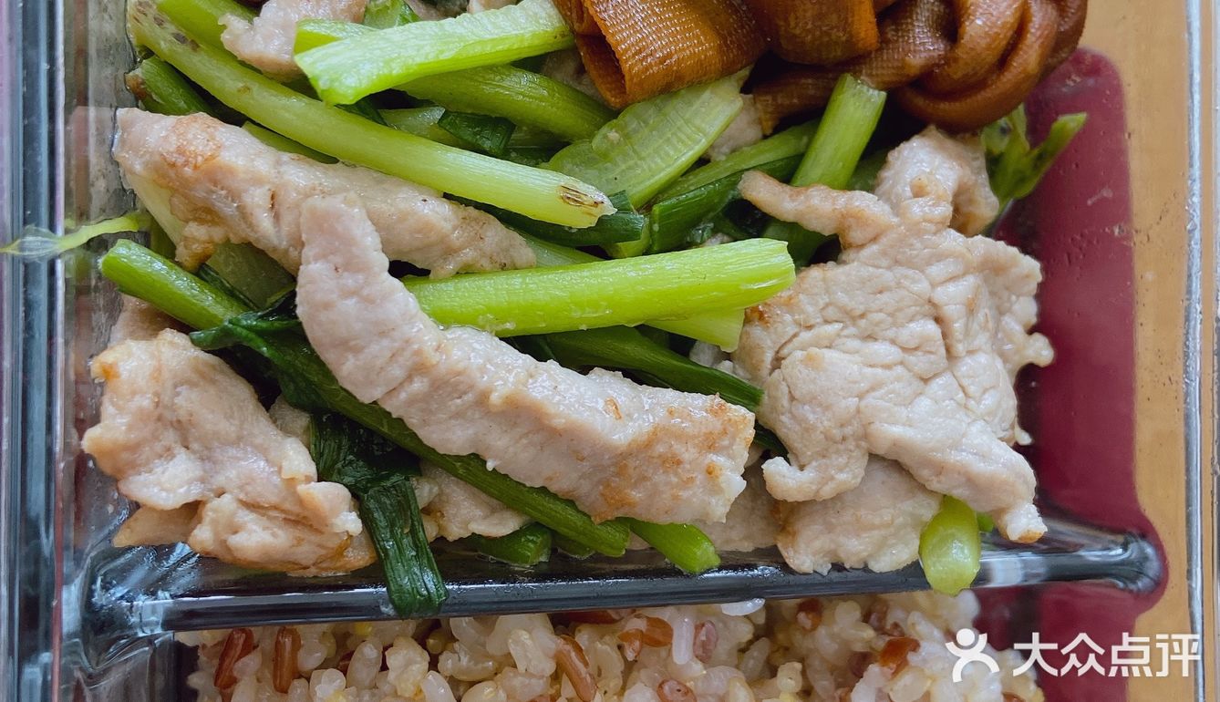新一轮的便当 最近检查血糖偏高，主食改吃糙米饭了