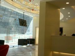 -瑞尔齿科(上海长风大悦城店)