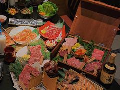 -山川小町·极番烧肉(新地假日广场店)