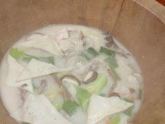 -滇香肴·云南菜蒸汽石锅鱼(云南北路店)