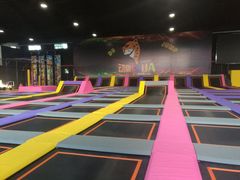 -嘿哟动霸CHUA·新潮玩运动娱乐中心·蹦床滑冰团建乐园