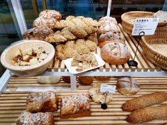 -焙丽拾光(麦凯乐直营店)