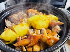 -东川炭炉鸡煲·榴莲瓦煲鸡(广州首店)