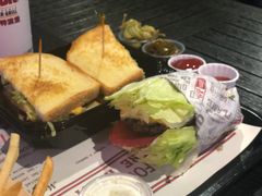 -The Habit Burger Grill 哈比特汉堡(爱琴海店)