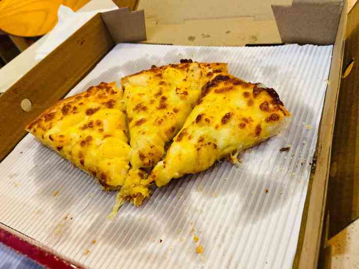 尊宝比萨(龙口东店)-"和风照烧披萨好咸,鸡翼和掌中宝好油腻,咸.