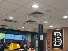 -麦当劳(上海虹桥站30B检票口楼上)