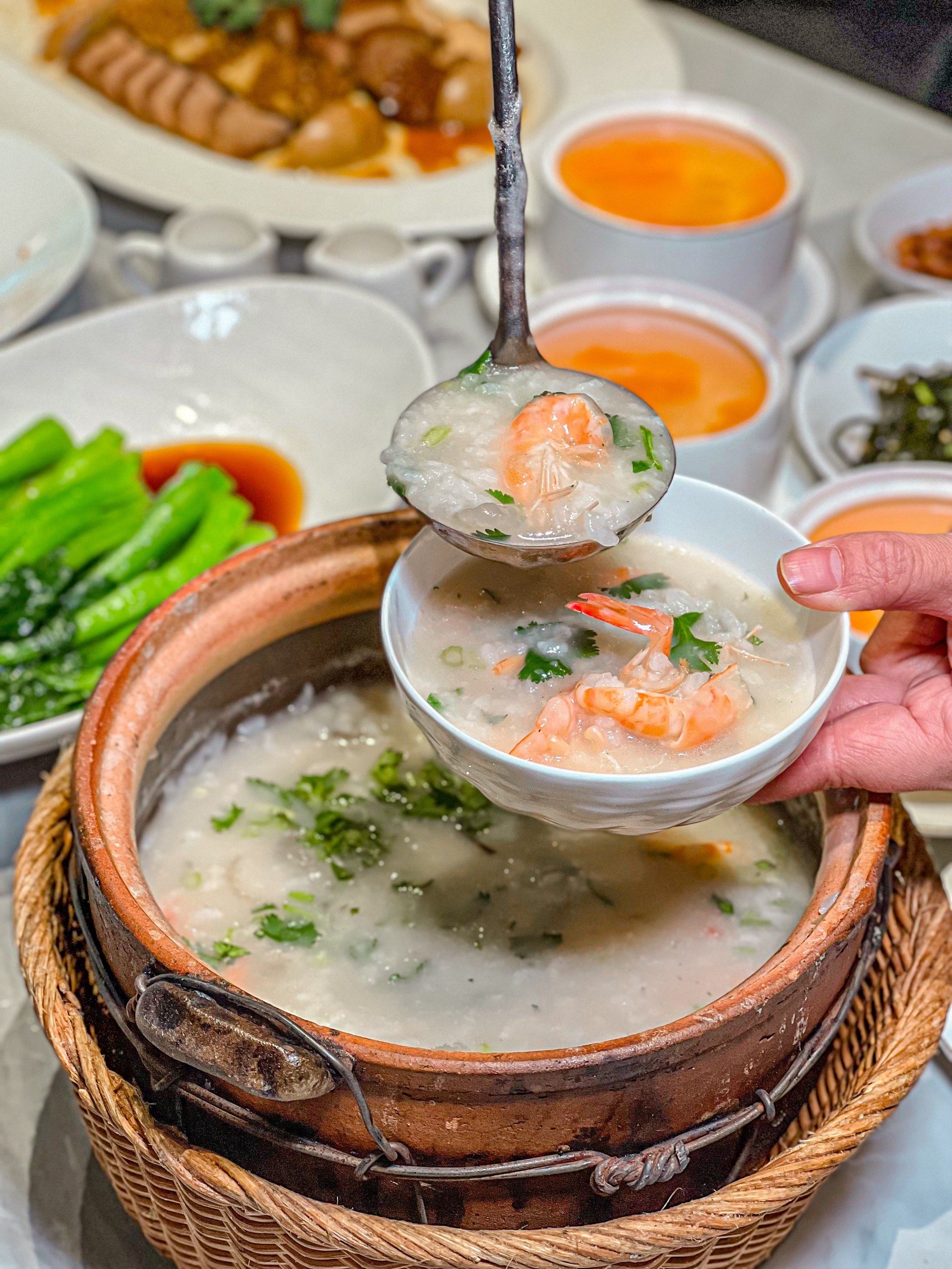 打卡潮州府💕这碗海鲜粥真的嗲