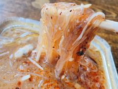 锡纸花甲粉-花儿姐与战哥的美食档
