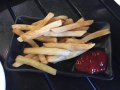 薯条-汽车博物馆主题餐厅
